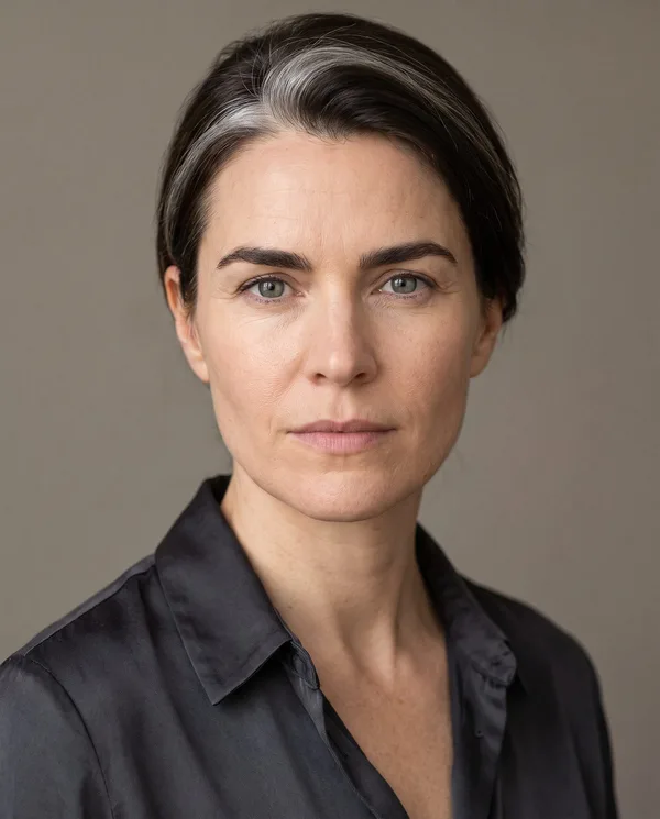 Helena, 38, Lecturer